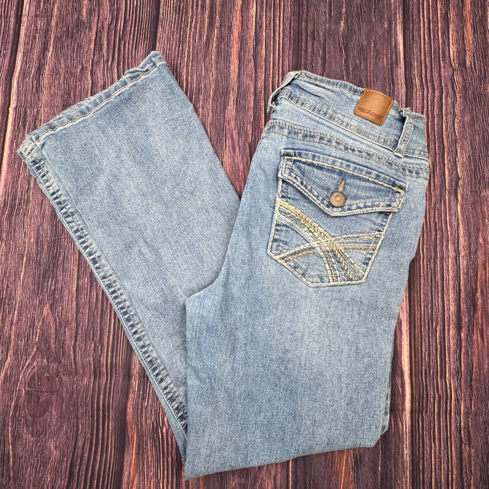 WallFlower Bootcut Jeans 11 Short Denim Boho Embroidered Flap Pocket Light Wash